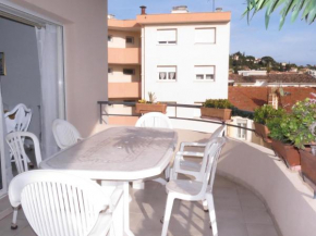 Sainte-Maxime : 3 pièces, climatisé, terrasse, parking privatif, animaux acceptés - FR-1-780-17